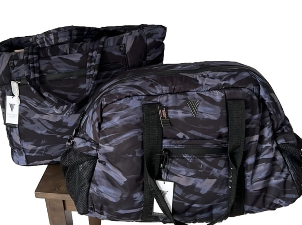 Dreamy‎ Zebra 2pc duffle and tote bag set gym or travel